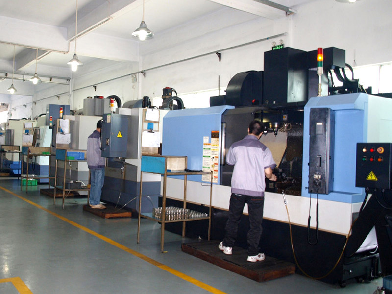 cnc能鉆深孔嗎？機(jī)床應(yīng)用！